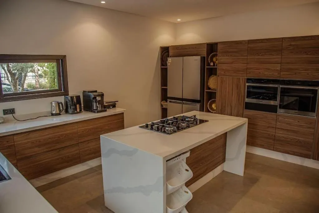 Villa Athena 4 Chambres Piscine Privee Et Jaccuzi マラケシュ 0*,  モロッコ